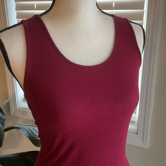 Deep red bodycon short dress tight fitted - Picture 2 of 4